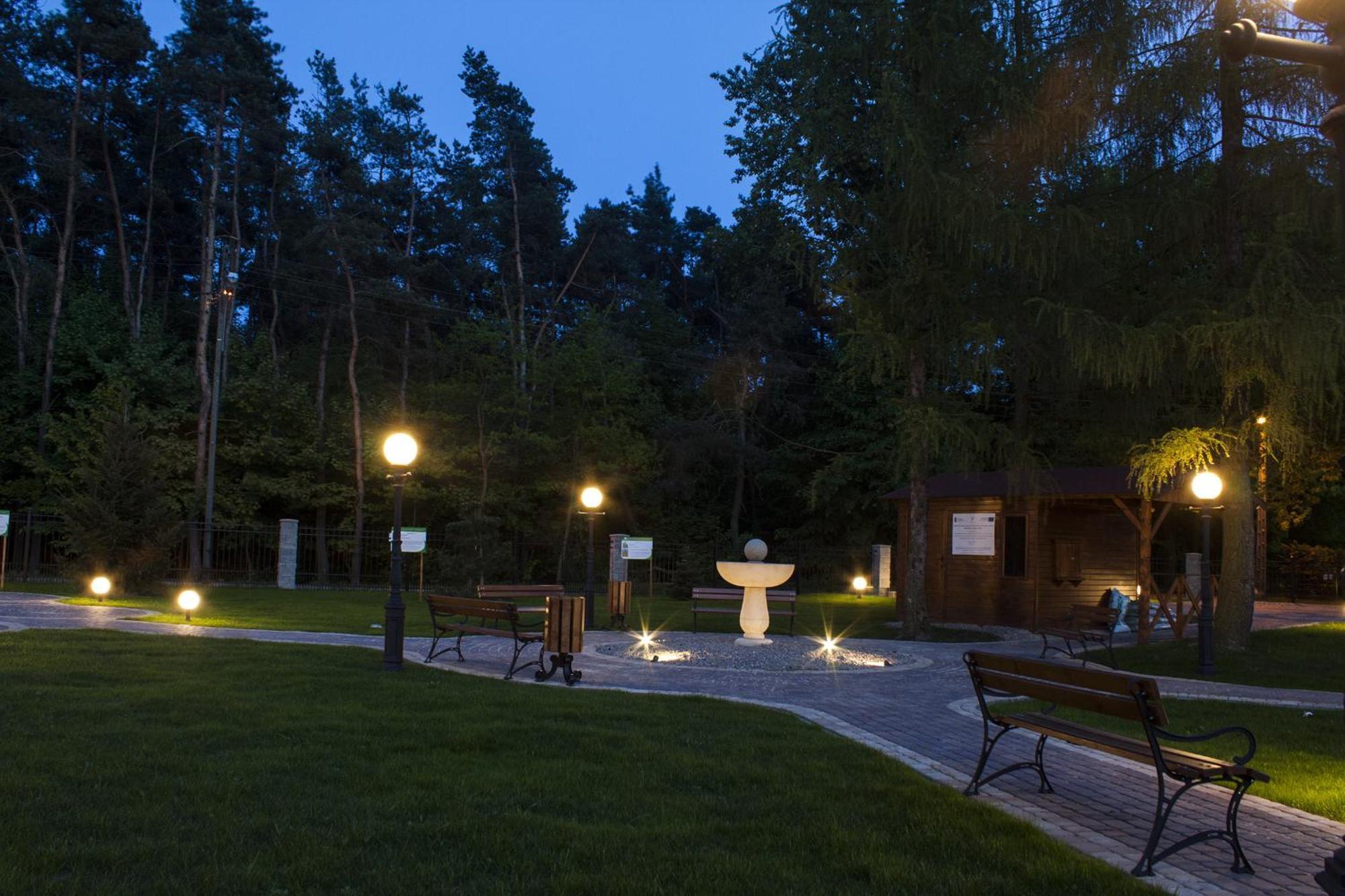Hotel Modrzewiowy Dwor Гливице Экстерьер фото